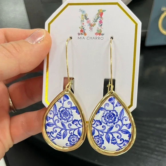 NWT ⚜️💙⚜️ Mia Charro Floral Ceramic Tile Teardrop Earrings - Picture 10 of 11